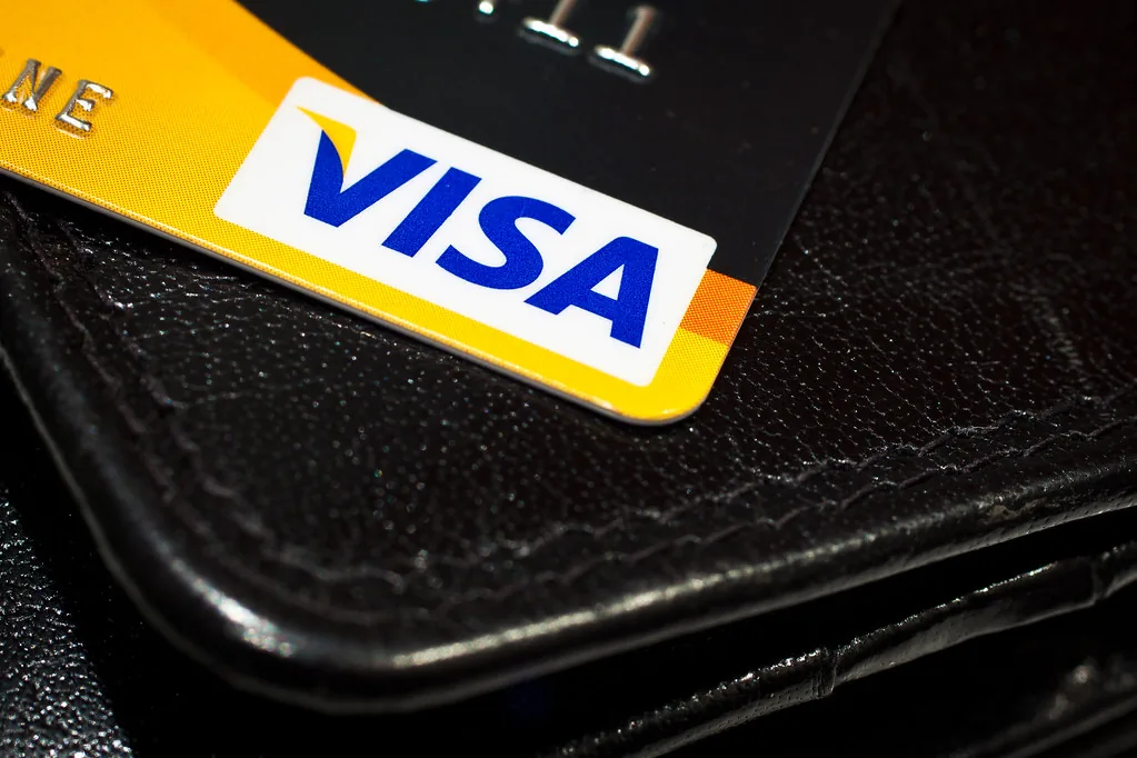 Payment যাচাই ও transaction record বোঝানোর card দৃশ্য